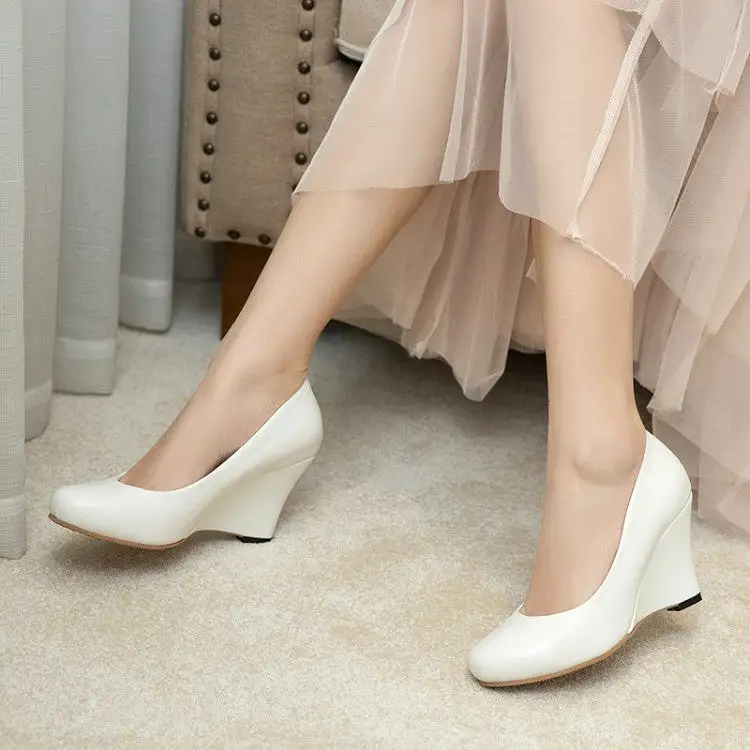 Women's Shallow Wedge Heel Pumps