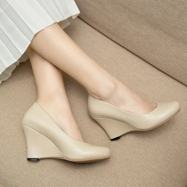 Women's Shallow Wedge Heel Pumps